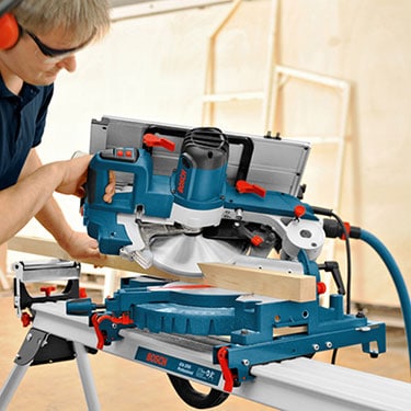 bosch miter saw performing crosscut