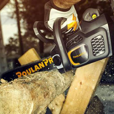 Cutting tree with Poulan Pro