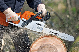 Battery powered chainsaw