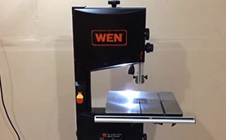 WEN Benchtop Bandsaw With LED Light